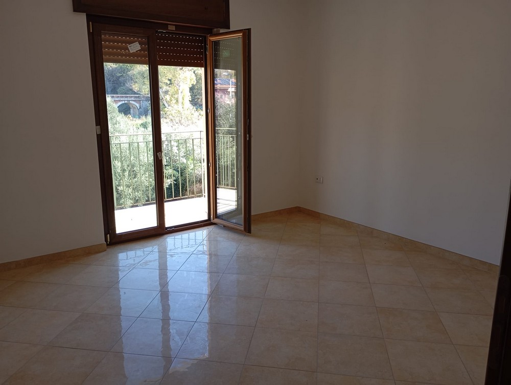 Immagine 3 di SAPRI - Appartamento con tre camere da letto