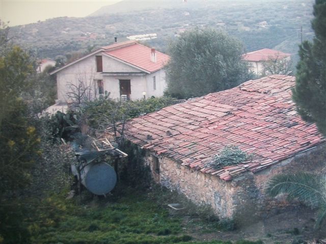 Immagine 20 di MARINA DI CAMEROTA - Rudere